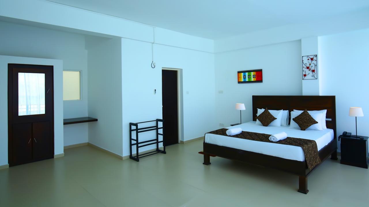 Hotel Twenty Two Binaweli à Weligama Extérieur photo