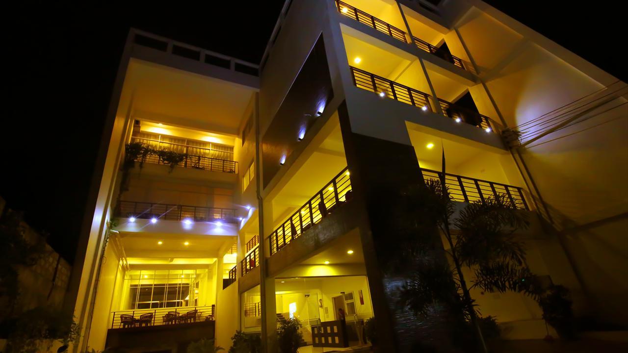 Hotel Twenty Two Binaweli à Weligama Extérieur photo