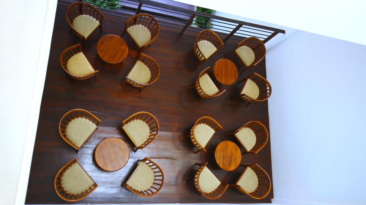Hotel Twenty Two Binaweli à Weligama Extérieur photo