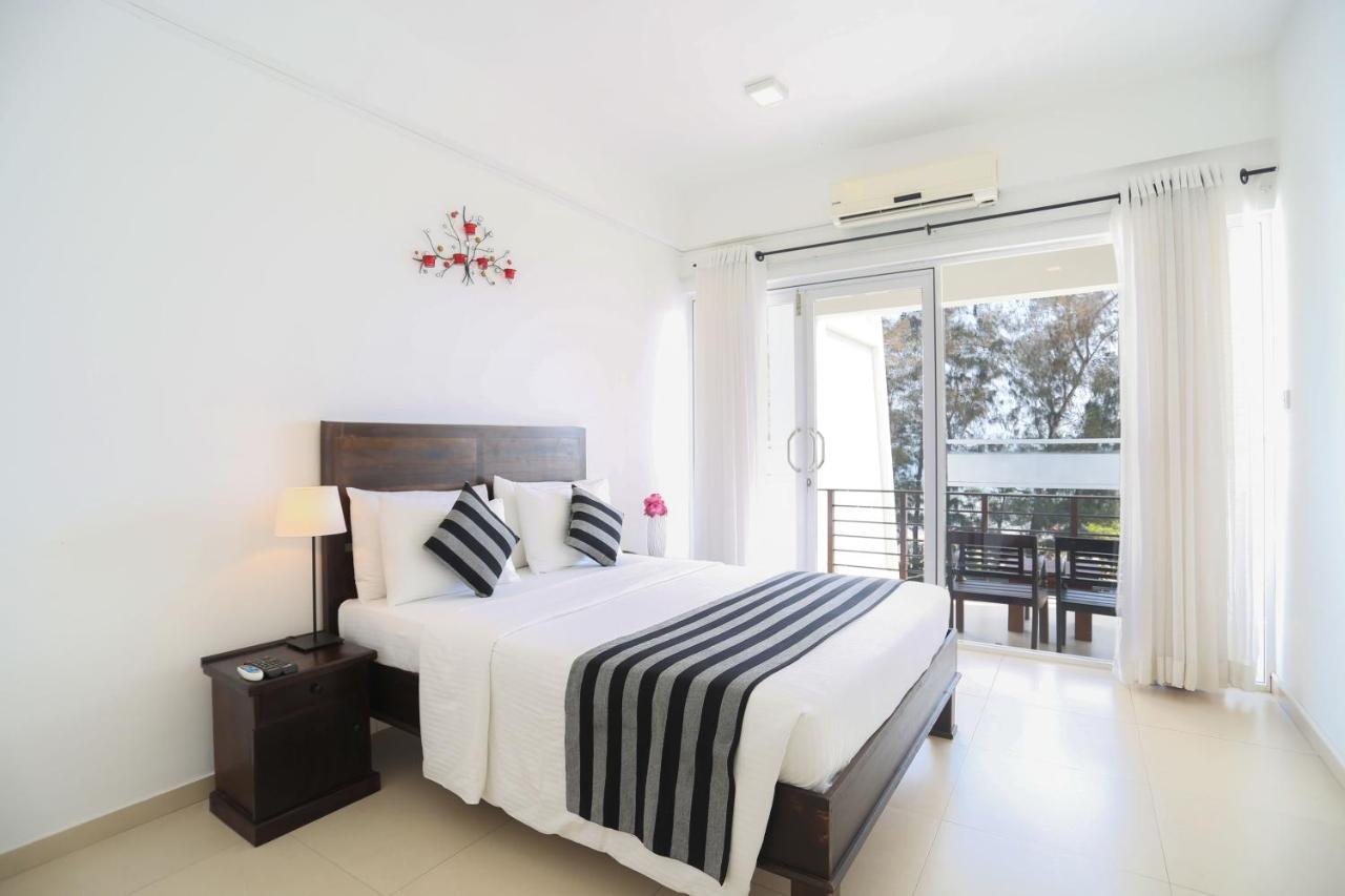 Hotel Twenty Two Binaweli à Weligama Extérieur photo