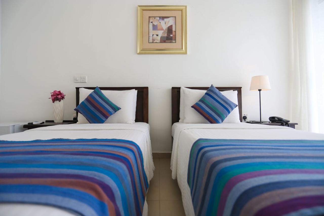 Hotel Twenty Two Binaweli à Weligama Extérieur photo