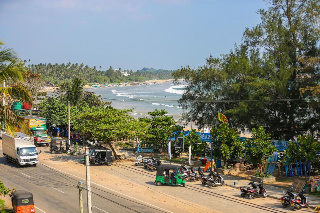 Hotel Twenty Two Binaweli à Weligama Extérieur photo