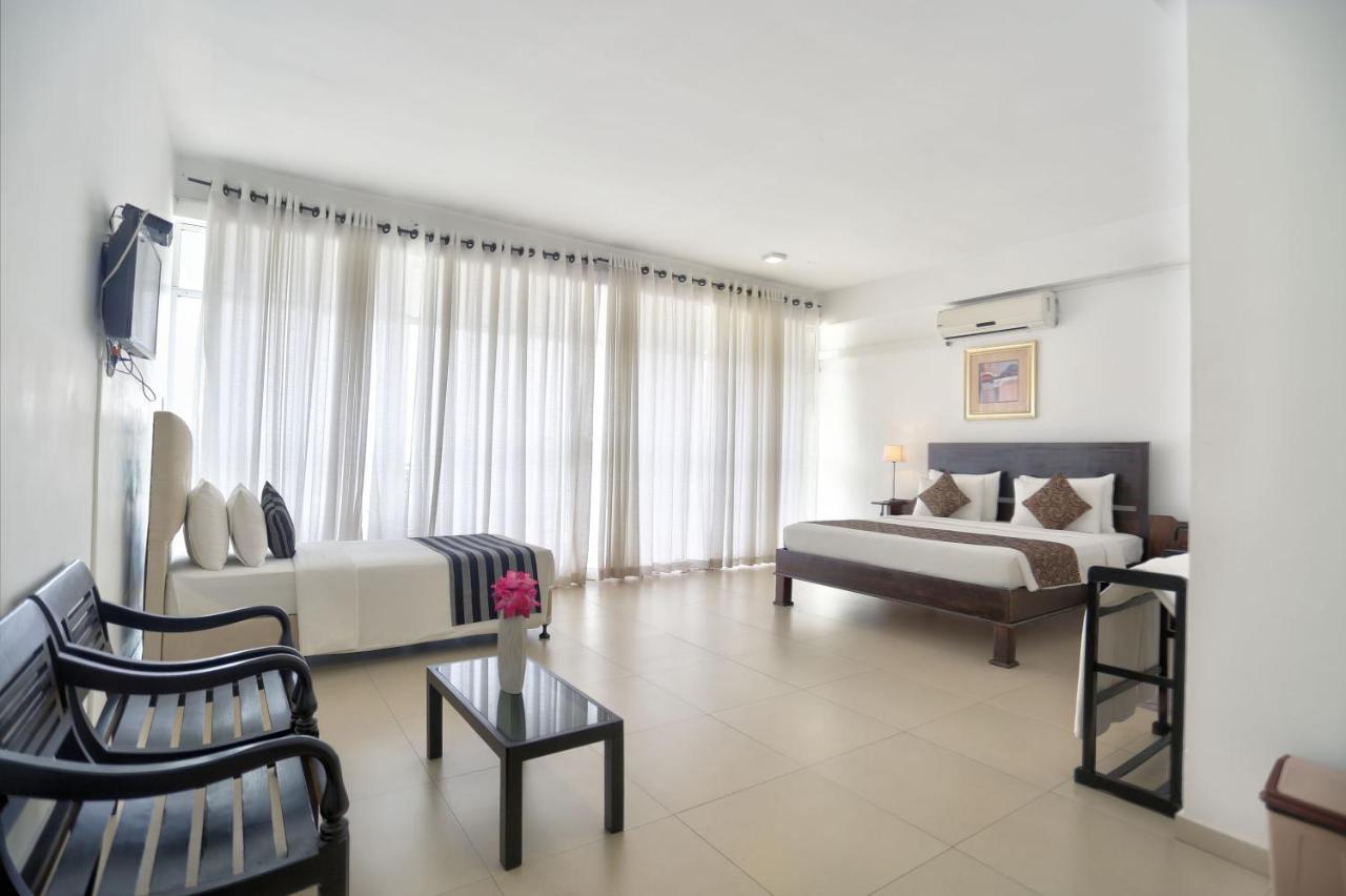 Hotel Twenty Two Binaweli à Weligama Extérieur photo
