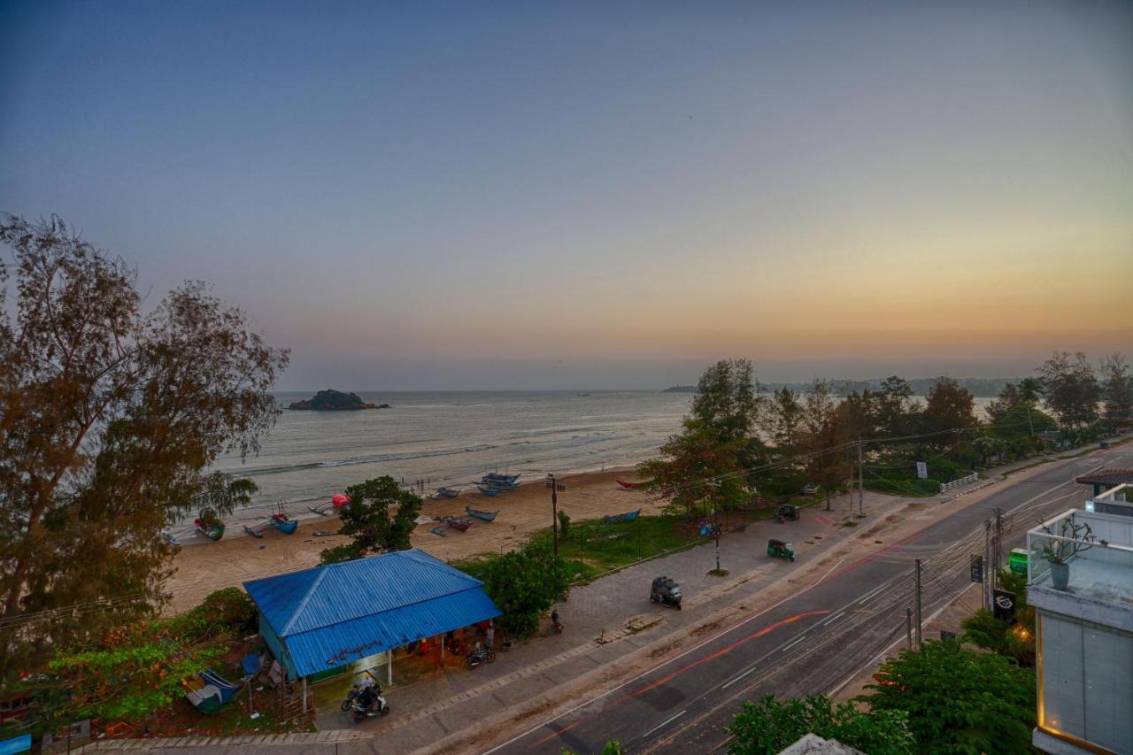 Hotel Twenty Two Binaweli à Weligama Extérieur photo